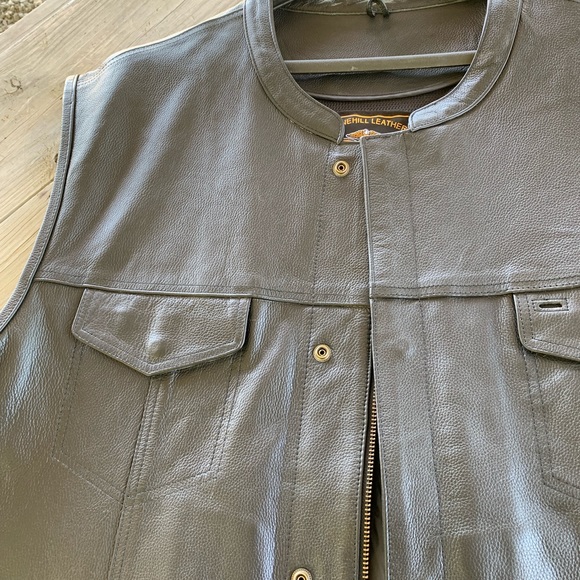 Conceal Carry Leather Vest - Picture 5 of 11